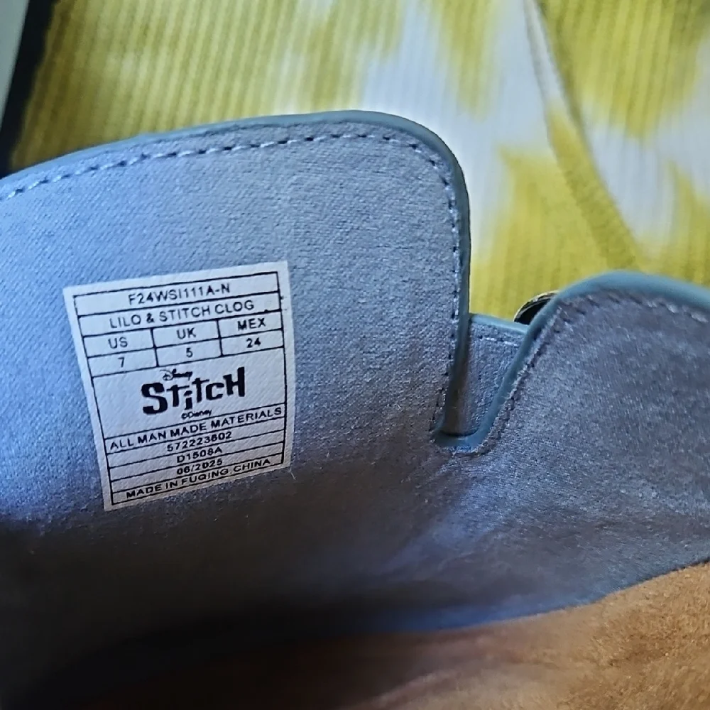 Disney Lilo&Stitch Footbed Clogs - Picture 9 of 16